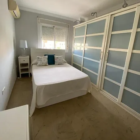 Junto Al Puerto Deportivo De Appartement